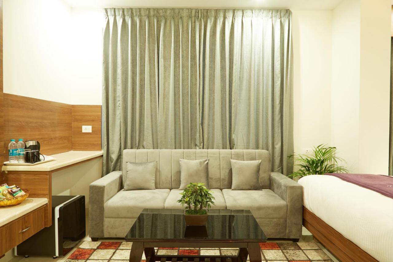 Vovo Premier Hotel Bengaluru Zewnętrze zdjęcie
