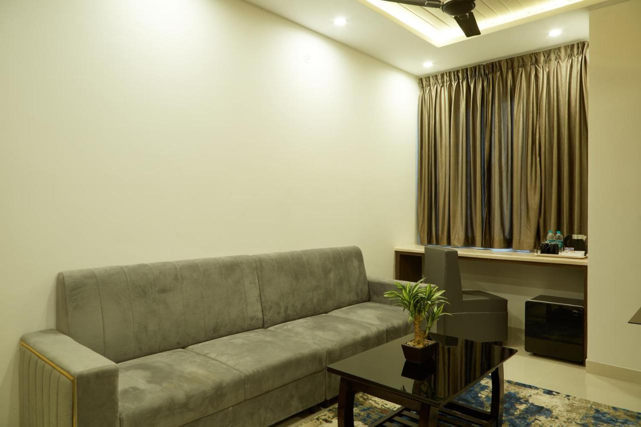 Vovo Premier Hotel Bengaluru Zewnętrze zdjęcie
