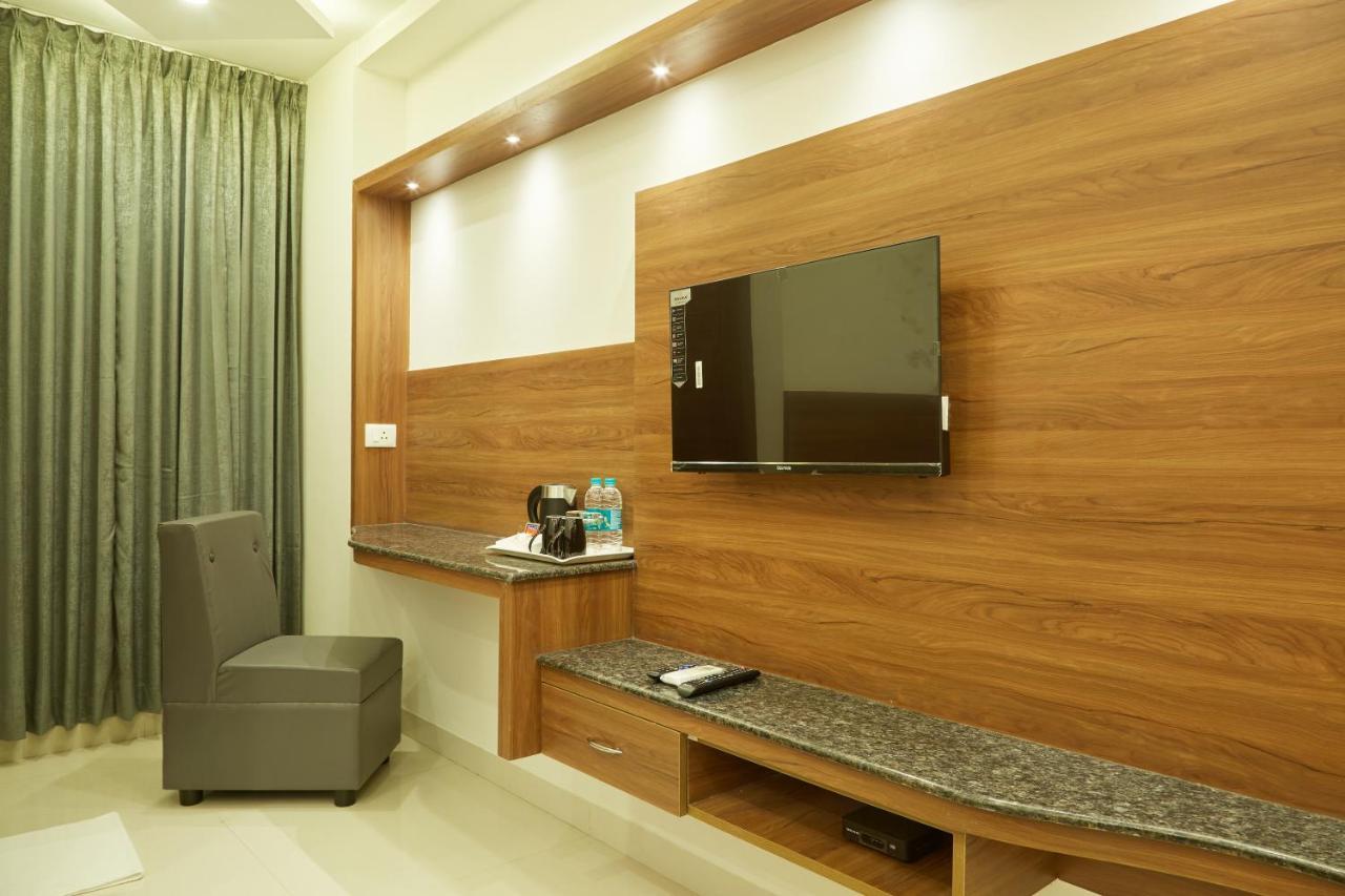 Vovo Premier Hotel Bengaluru Zewnętrze zdjęcie