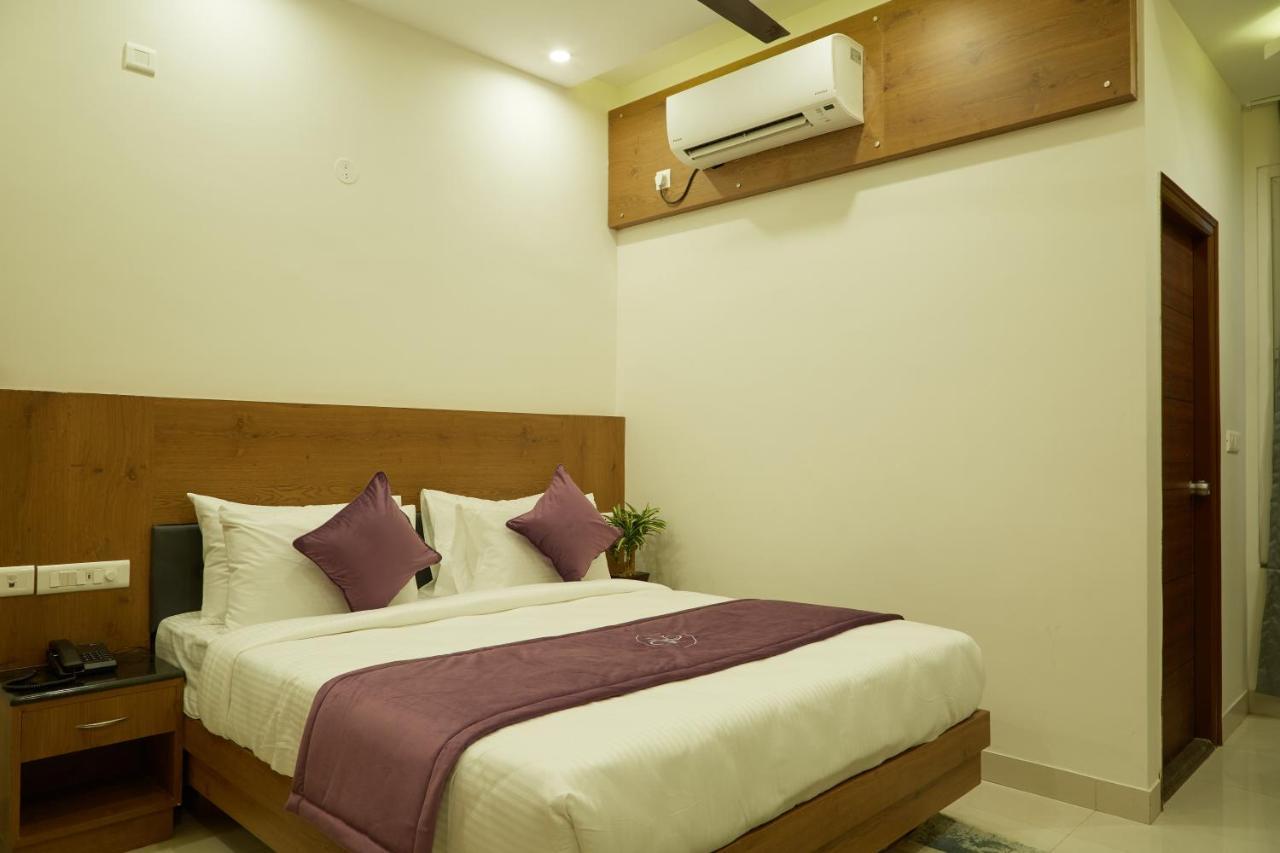 Vovo Premier Hotel Bengaluru Zewnętrze zdjęcie