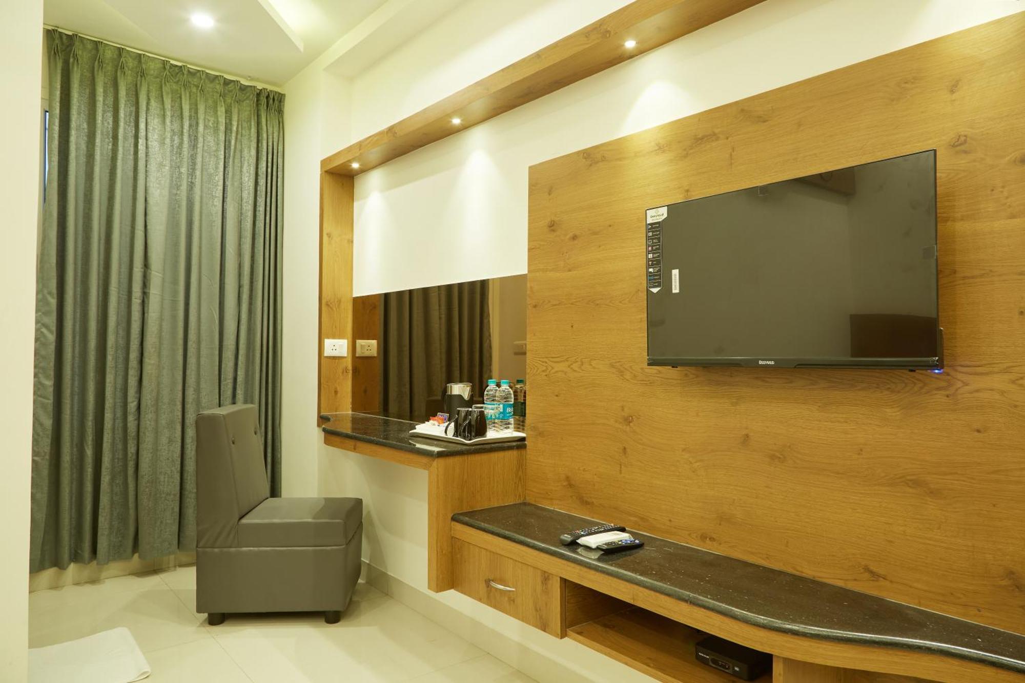 Vovo Premier Hotel Bengaluru Zewnętrze zdjęcie